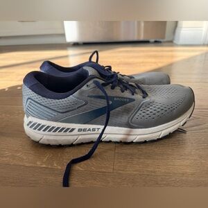 Brooks Beast Men's Gray and Blue Running Shoes